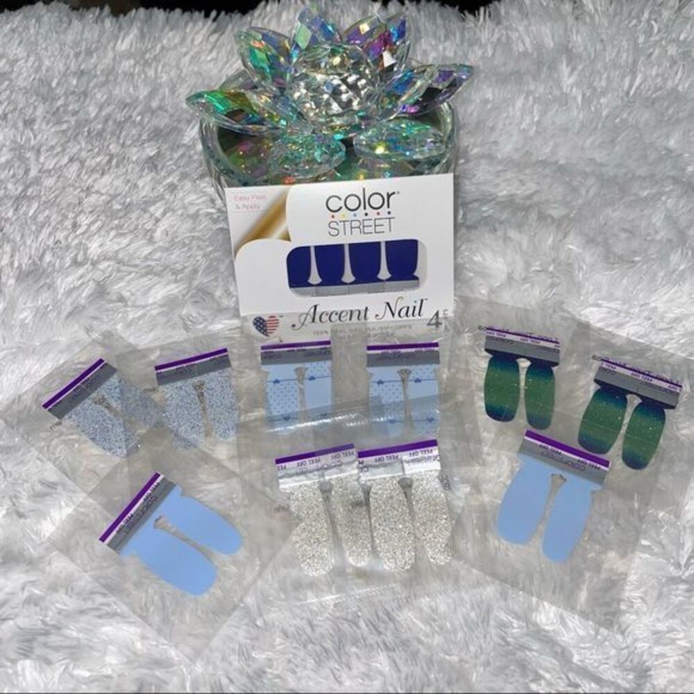 #1334 Color Street, Don’t Be Blue, accent and twosie set, nail strips